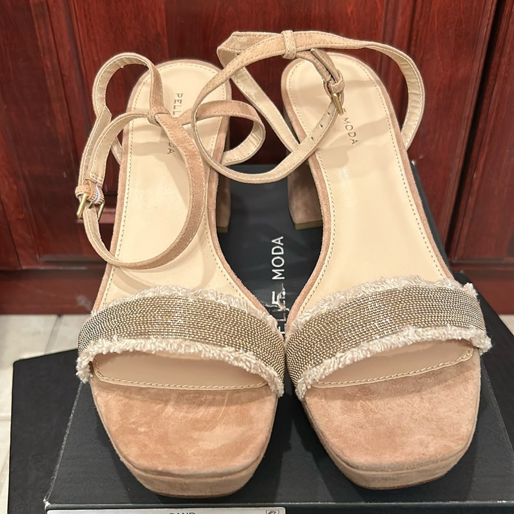 Pelle moda size 11 heeled suede sandals-new